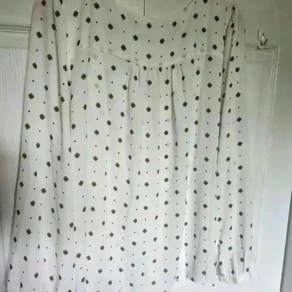 Reitmans Sheer Ruffle Blouse | Size 2x | Soft Feminine Work Top - Picture 12 of 12